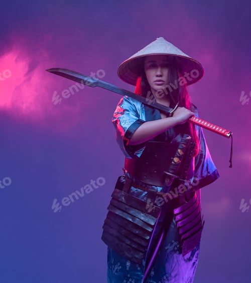 Preview: Woman samurai with bamboo hat and steel katana