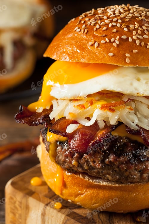 Preview: Homemade Breakfast Cheeseburger with Bacon