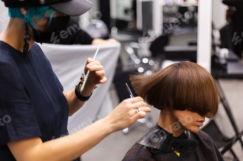 Preview: woman in beauty salon