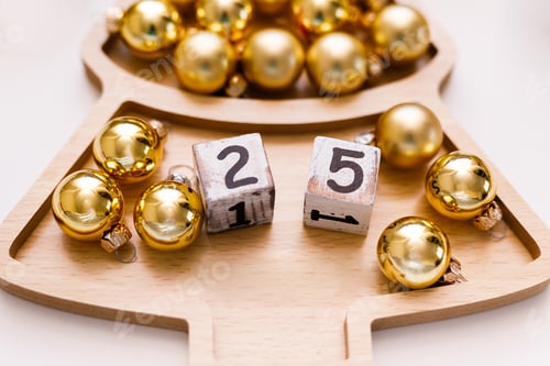 Preview: New Year's Eve white Christmas tree-shaped plate on a wooden tray