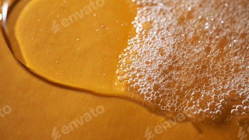 Preview: A drop of gel and the texture of the foam.