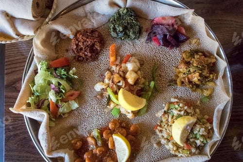 Preview: Traditional ethiopian meal with Injera