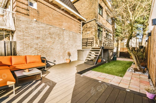 Preview: Neat patio with sitting area