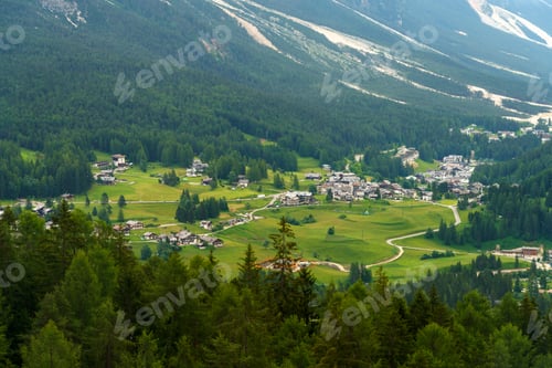 Preview: View of Cortina d Ampezzo, Dolomites, Italy
