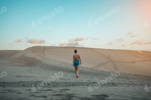 Preview: Tourist on the Maspalomas desert