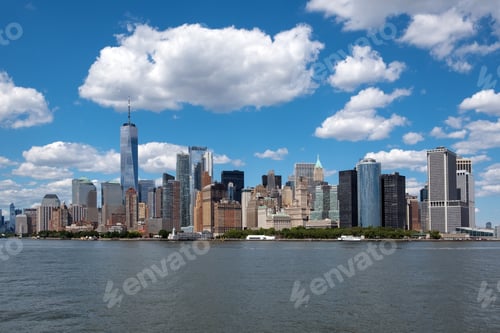 Preview: New York city lower Manhattan skyline on clear sunny day