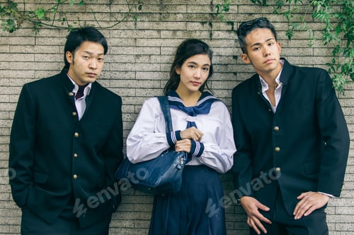 Preview: Japanese students meeting outdoors