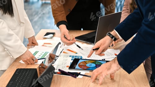 Preview: Business meeting in an office