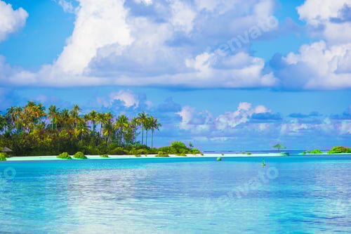 Preview: Perfect white beach with turquoise water at ideal island