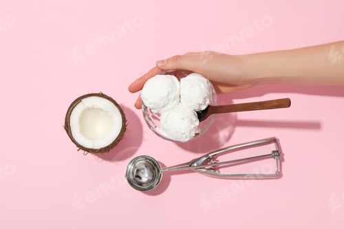 Preview: Summer dessert - ice cream, ice cream with coconut