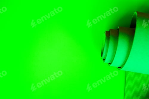 Preview: bright green ultramarine yoga mat on a verdant background