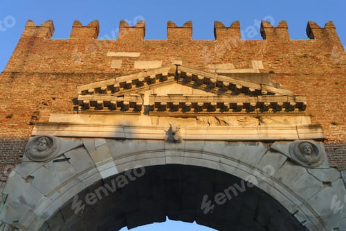 Preview: Rimini: Roman arch of Augusto