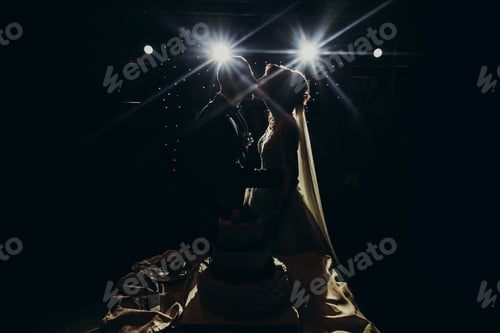 Preview: hHtasting together wedding cake