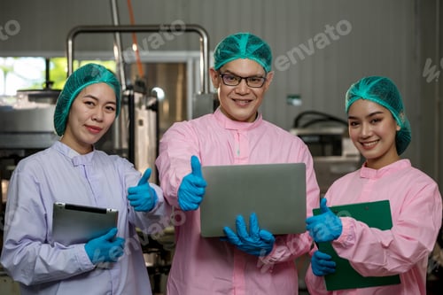 Preview: Worker Checking quality or checking stock of glass bottle in beverage factory.