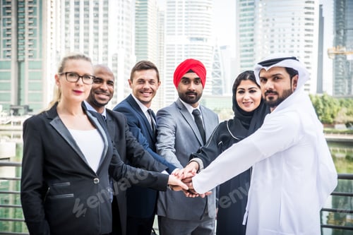 Preview: Business team in Dubai