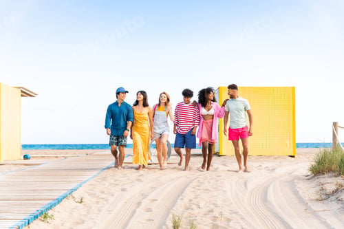 Preview: Group of young best friends bonding outdoors