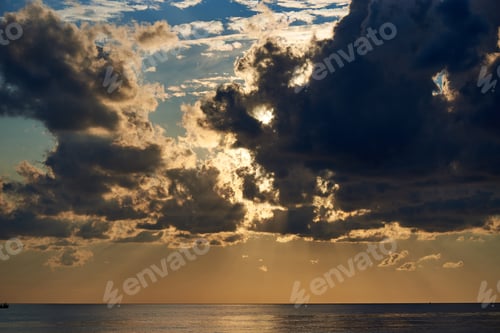 Preview: Sunset sky over the ocean