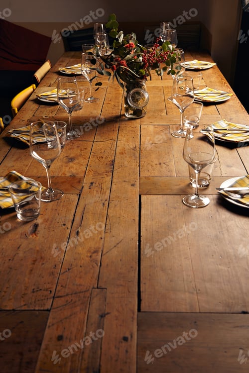 Preview: Serving dinner table set
