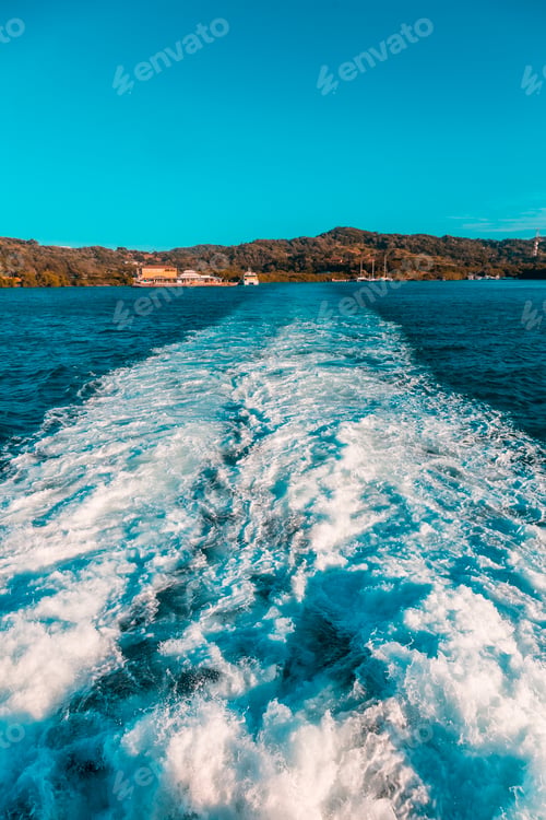 Preview: Recording with an action camera the exit of La Ceiba in the Caribbean Sea. Honduras