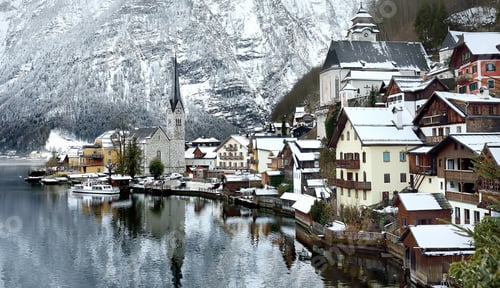 Preview: Winter scenic view of village of Hallstatt in the Austrian Alps