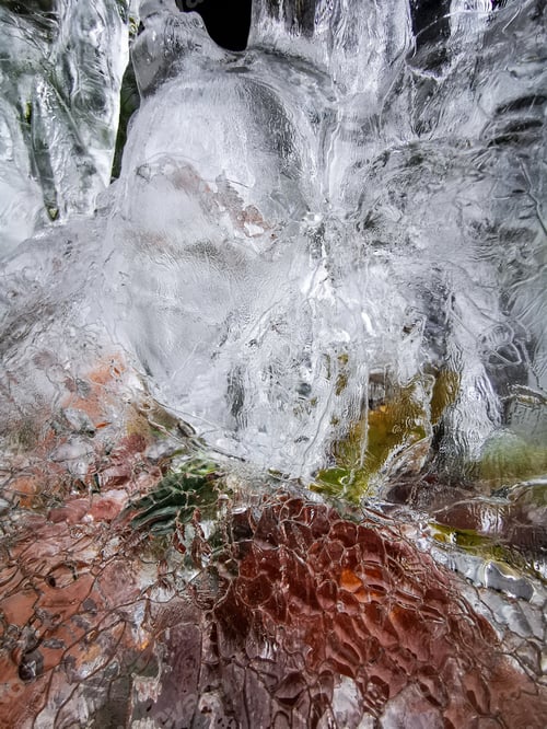 Preview: Closeup shot of details of the cracked ice texture in the wintertime