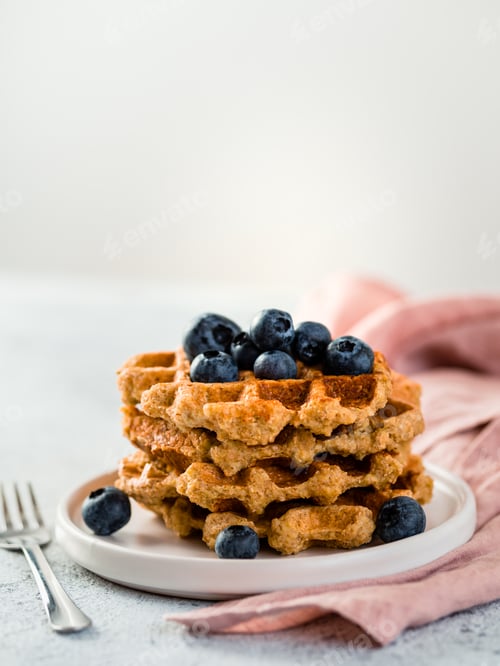 Vista previa: Healthy Gluten Free Oat Waffles. Copy Space