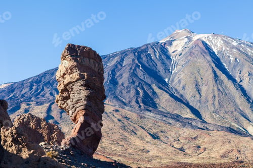 Preview: Panoramic view of Roque Cinchado and Pico del Teide mountain volcano