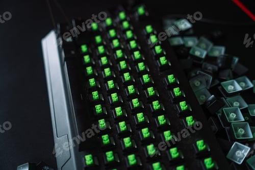 Preview: Cleaning a dirty gaming keyboard with keycaps and green switches removed