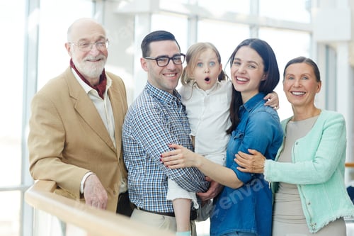 Preview: Family of five