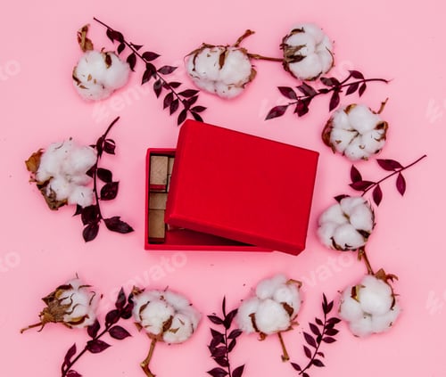 Preview: red bag with Cotton on pink background