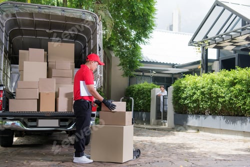 Preview: Delivery Man, Courier