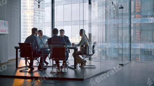 Preview: Young business people after the completed deal