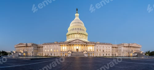 Preview: Panorama of the illuminated U.S. Capitol Building