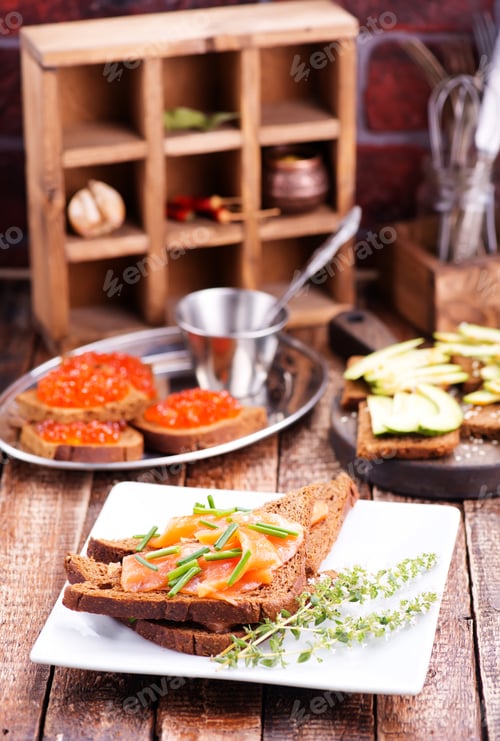 Preview: bread with salmon