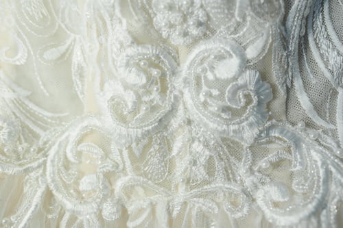 Preview: Bride dressing wedding gown. morning bride.