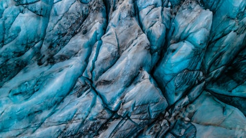 Preview: Mesmerizing view of the frozen Skaftafell glacier