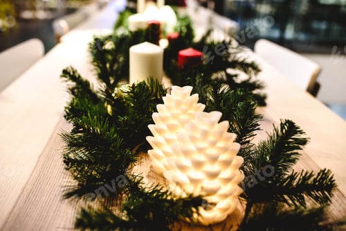 Preview: Christmas decoration, lamp in the shape of pine cone.