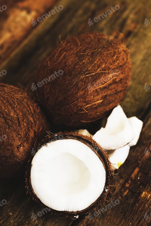 Preview: Coconut on the table