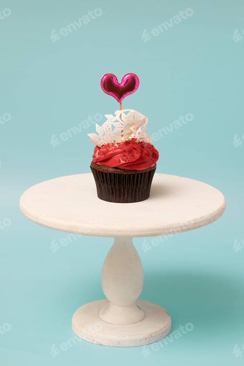 Preview: Cupcake with heart shape decor sweets for Valentine's Day party or menu