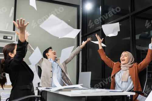 Preview: Business team creative are excited business success