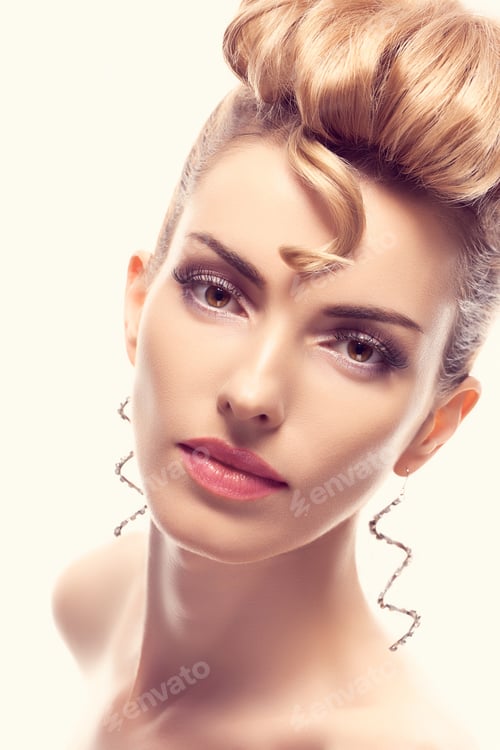 Preview: Fashion natural makeup.Woman with mohawk hairstyle