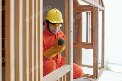 Preview: Construction Worker Building Timber Frame