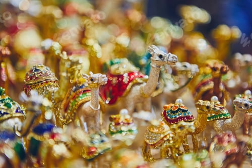 Preview: Close-up view of souvenirs of camels for sale at souq in Muscat, Sultanate of Oman.