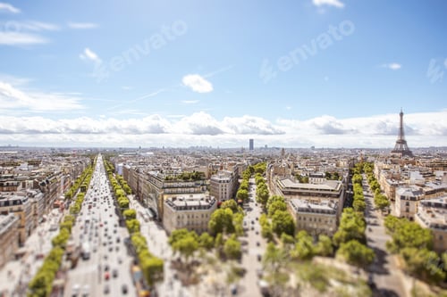 Preview: Cityscape view of Paris