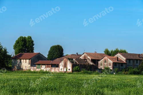 Preview: Old farm near Mulazzano, Lodi, Italy