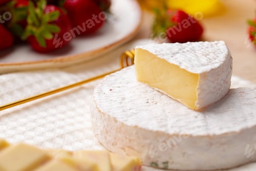 Preview: Soft cheese, strawberry and white chocolate close up