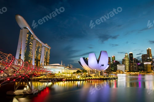 Preview: Singapore Skyline at Dusk