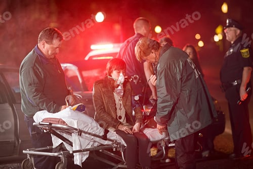 Preview: Young woman receiving medical attention
