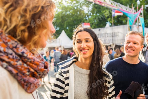 Preview: Smiling friends during festival