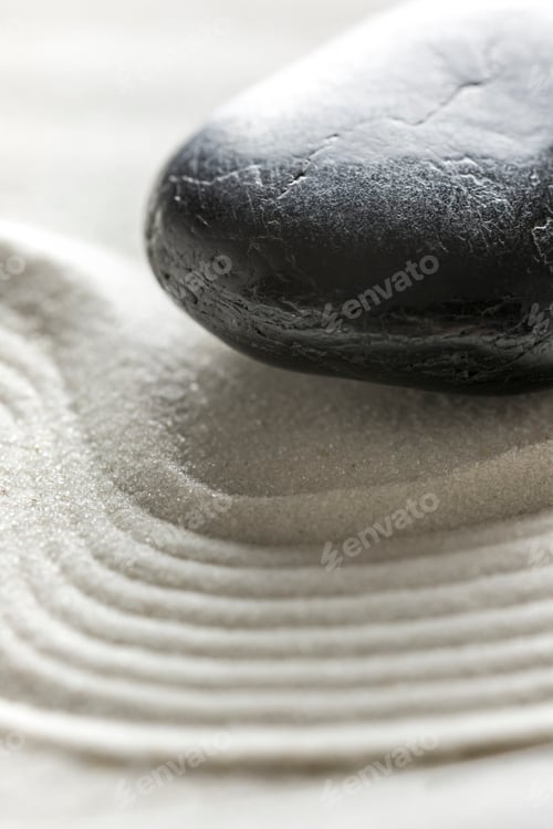 Preview: Black stone in zen garden